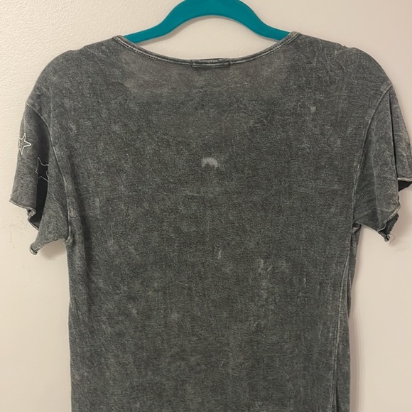 Lizard Thicket Gray Knit Star Shirt. - Picture 4 of 5